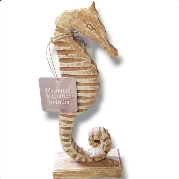 New Highland Dunes Rustic Wood Resin Seahorse Sculpture Figure - Picture 2 of 3